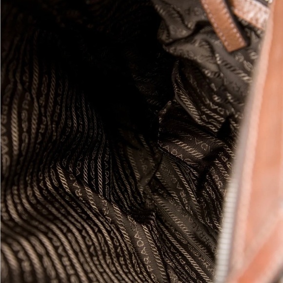 Prada Vitello Daino Messenger Bag - Picture 5 of 14